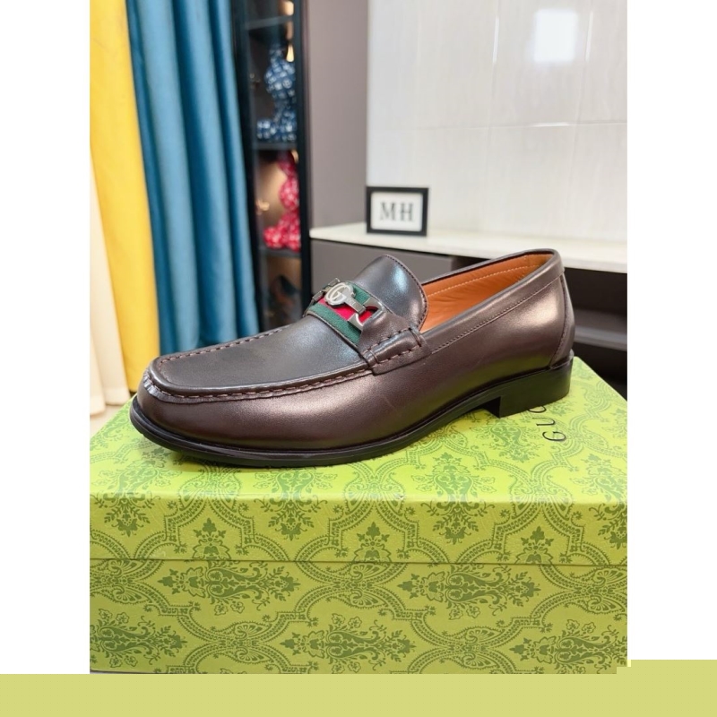 G*u*i leather shoes